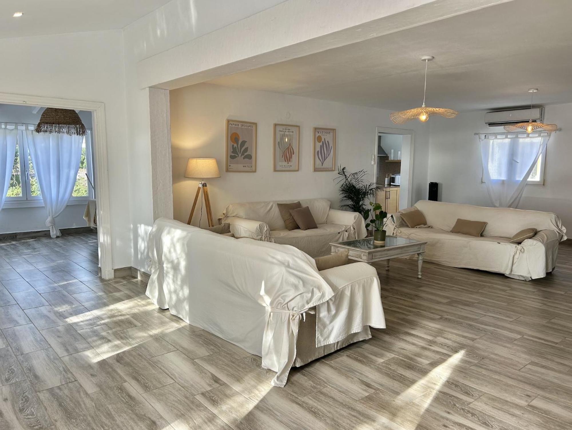 Biniforcat Villa กาลาเอนฟอร์กัต ภายนอก รูปภาพ